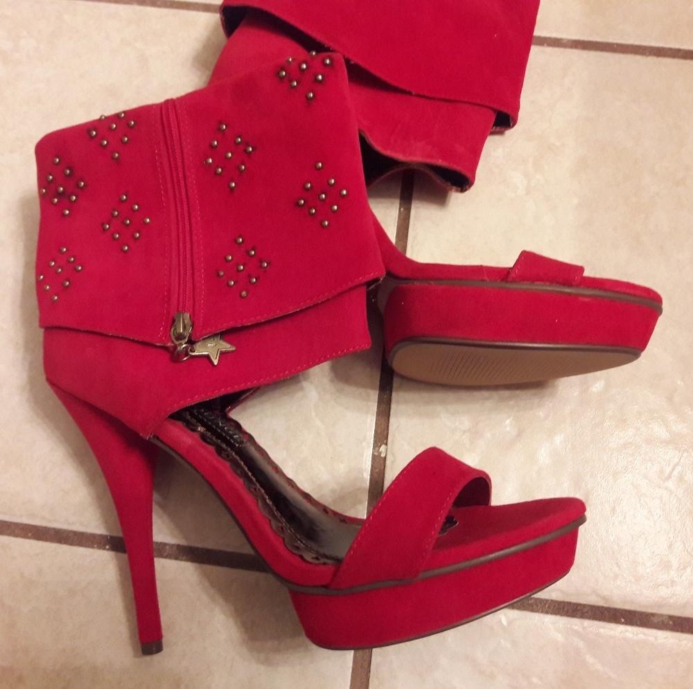 Velvet Lounge/ Red / Faux Suede Heels